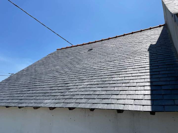 Toiture en ardoise naturelle Mésanger