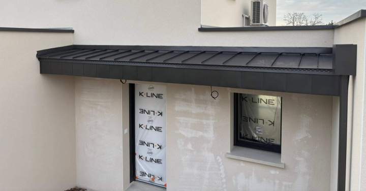 Couverture de marquise de porte en zinc noir Mésanger